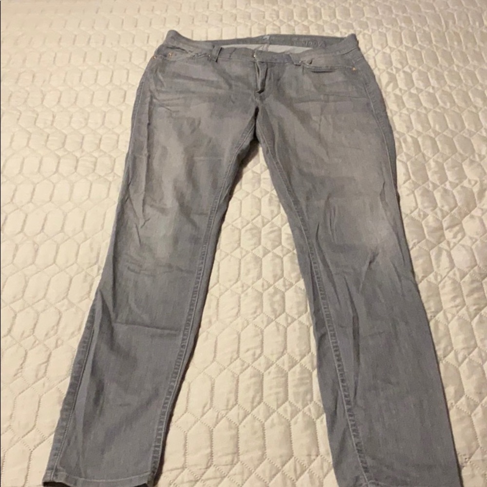 Seven Jeans